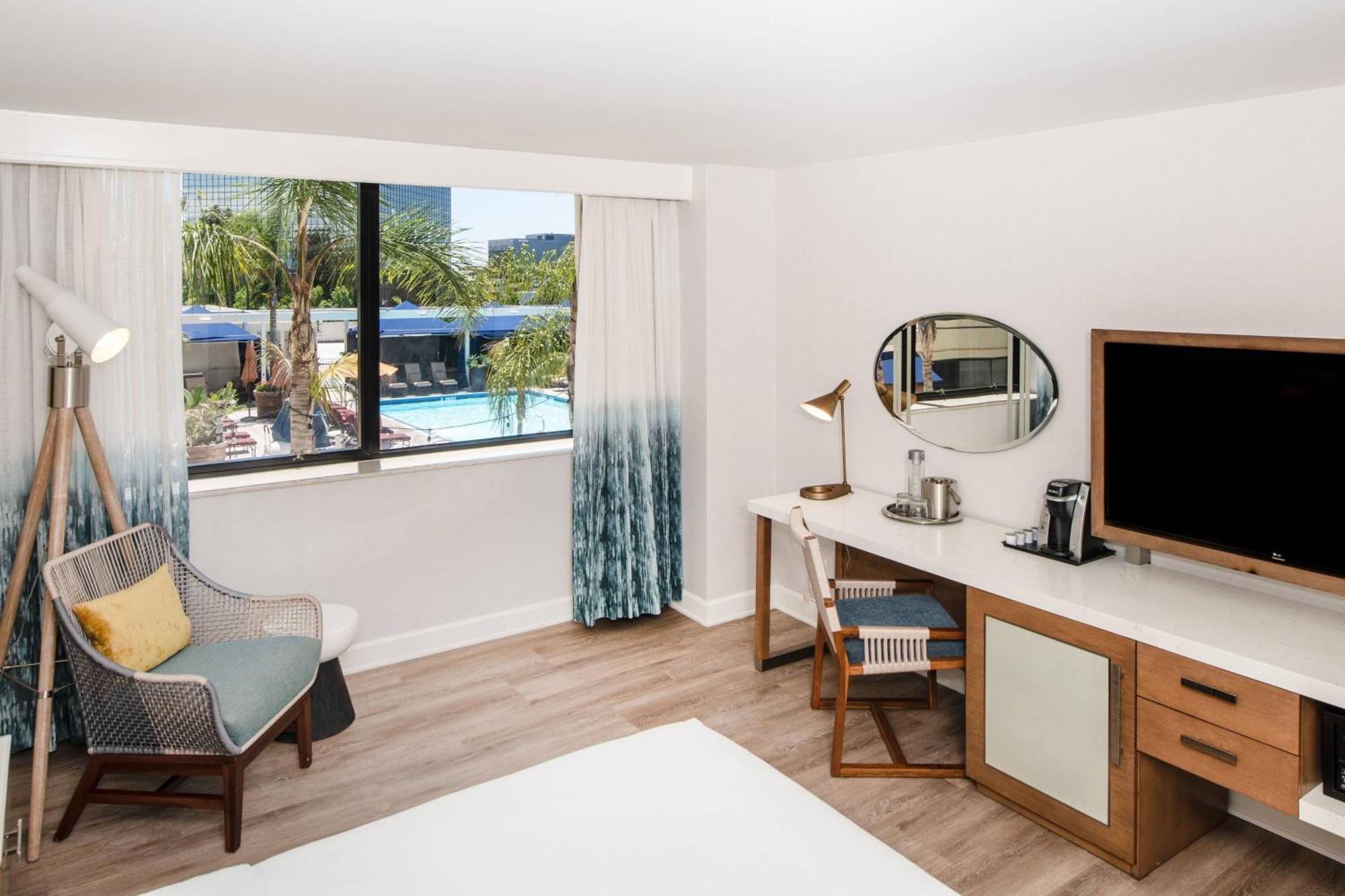 Renaissance Newport Beach Hotel Exterior foto